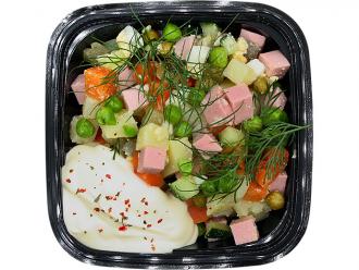 Салат "Оливье" с колбасой