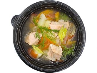 Уха рыбацкая с картофелем и зеленым луком